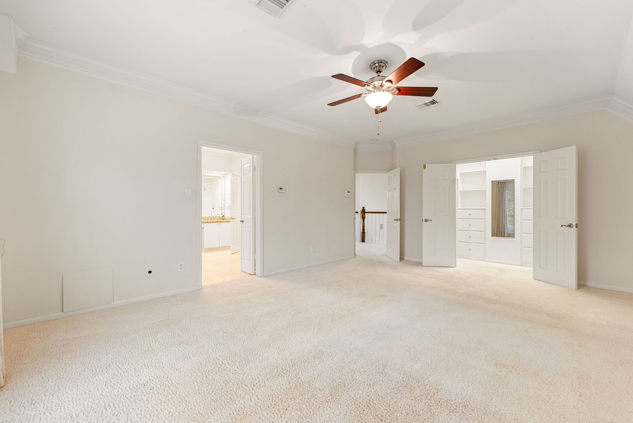 5318 Fayette Street Houston, TX 77056 - Photo 16 of 35 a view of empty room with ceiling fan