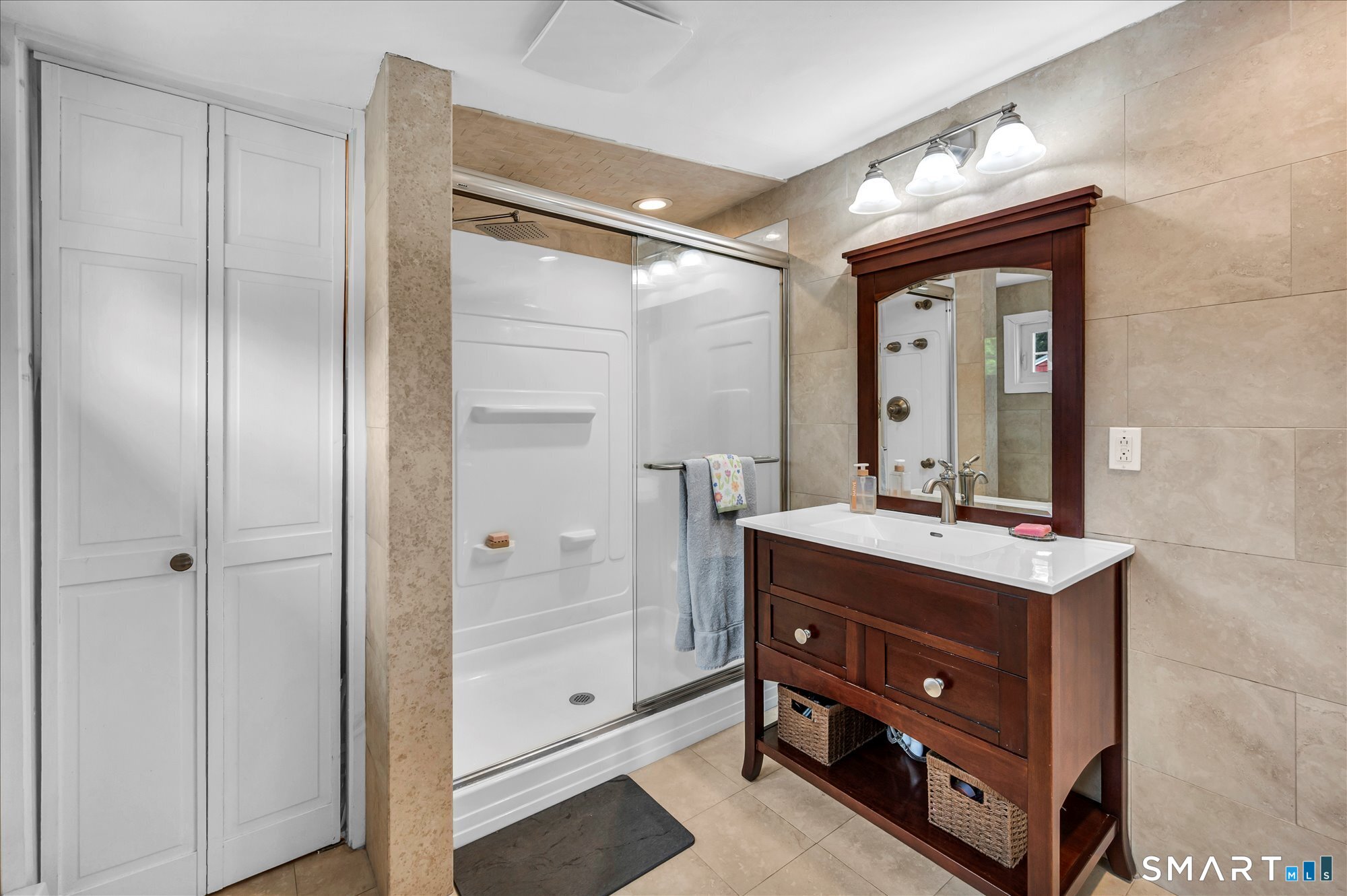 32 Franklin Road Cromwell, CT 06416 - Photo 23 of 40 2nd Floor: MBR Suite - Full Bathroom