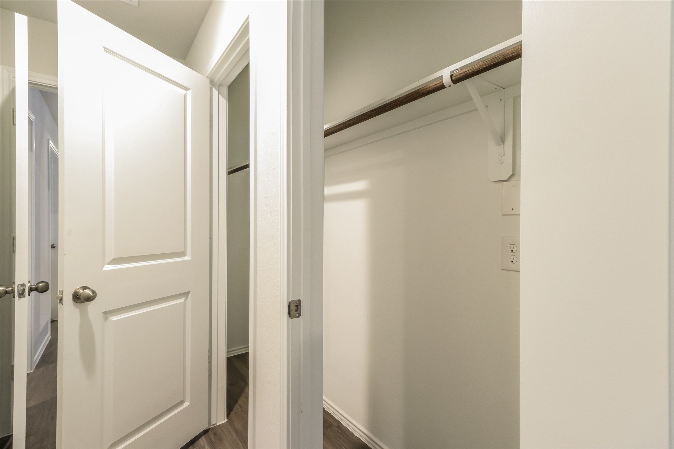 2134 Middle Rdg Drive Conroe, TX 77301 - Photo 18 of 19 Photos may be representative of the floor plan and not the exact home. Finishes, layout, and features of the actual property for lease may vary.