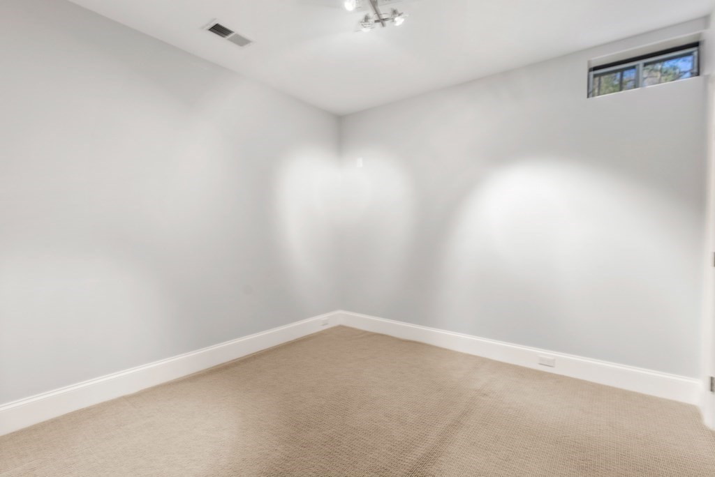 37 Leewood Road Wellesley, MA 02482 - Photo 31 of 34