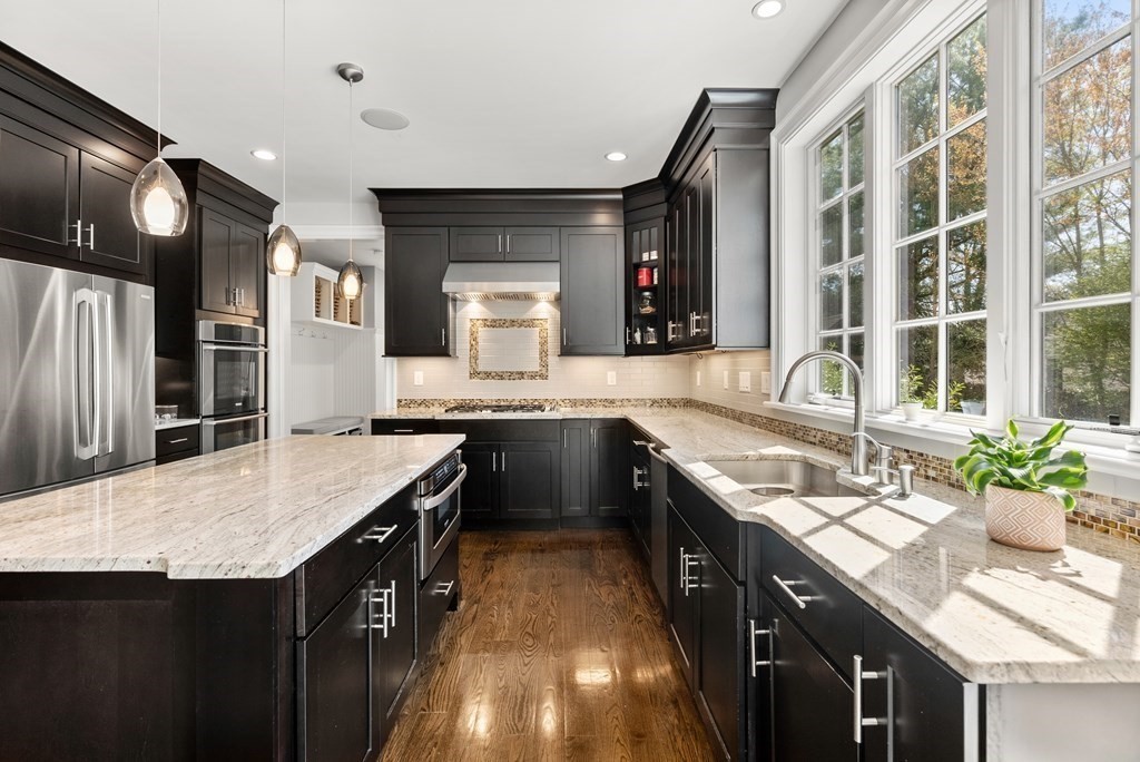 37 Leewood Road Wellesley, MA 02482 - Photo 5 of 34