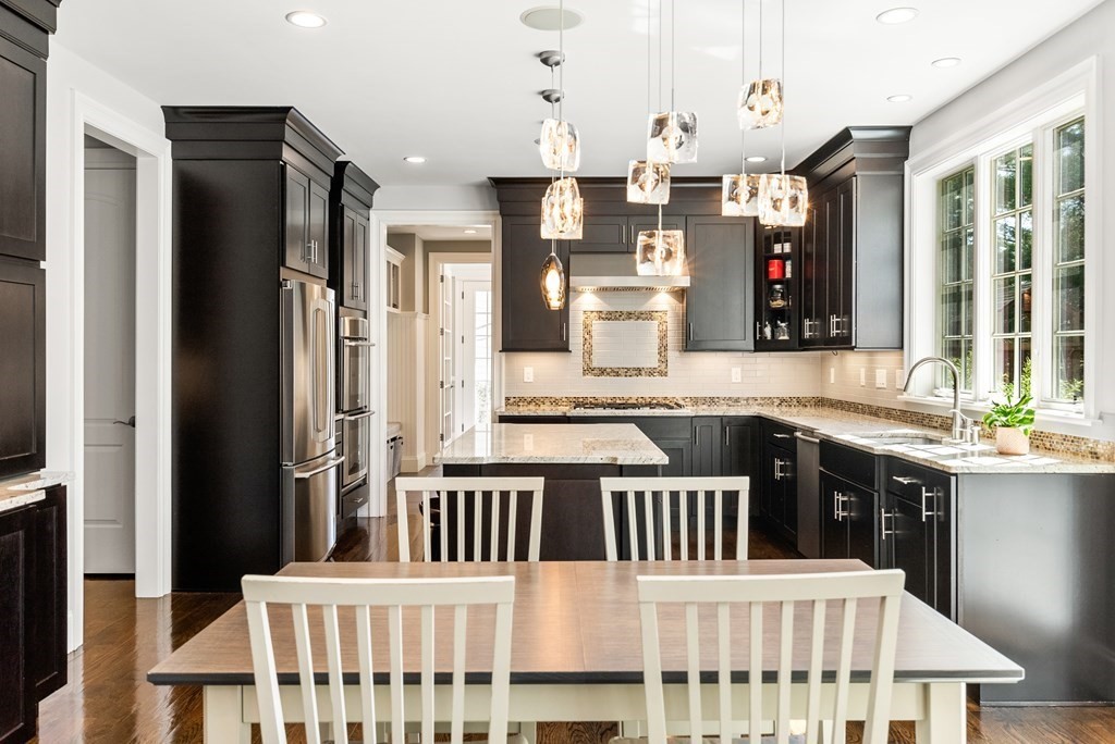 37 Leewood Road Wellesley, MA 02482 - Photo 8 of 34