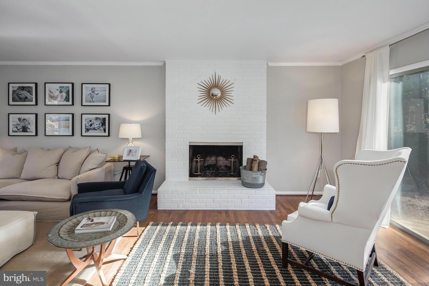 2523 Trophy Lane Reston, VA 20191 - Photo 11 of 30 Living Room