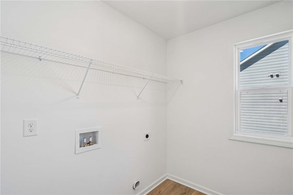 240 Silverleaf Trail Bethlehem, GA 30620 - Photo 20 of 39 a small space with a window