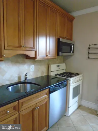 $3,750 | 112 Commerce Street, Alexandria, VA 22314