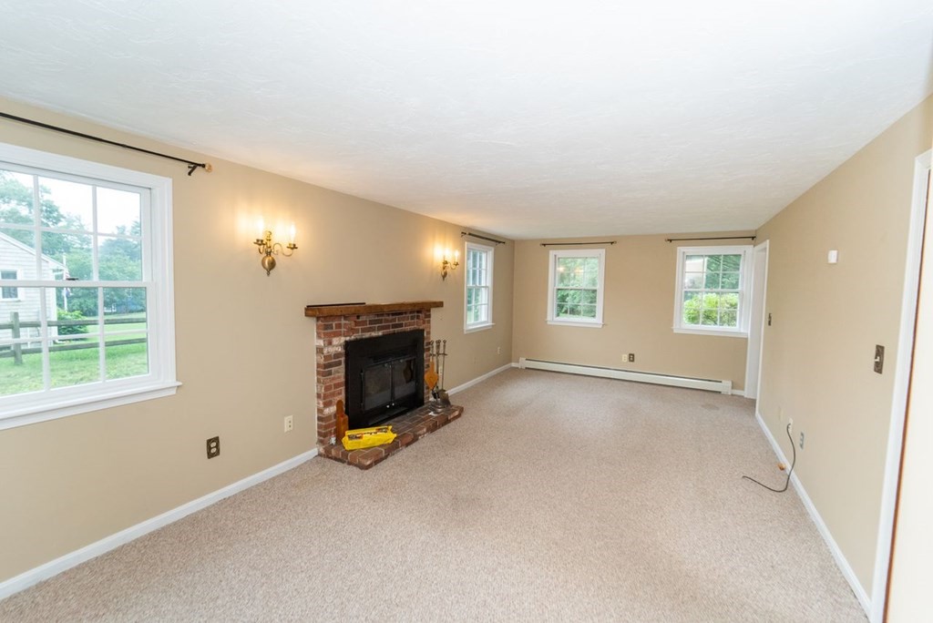 6 Hallick Road Plymouth, MA 02360 - Photo 7 of 25 Gallery Image 7