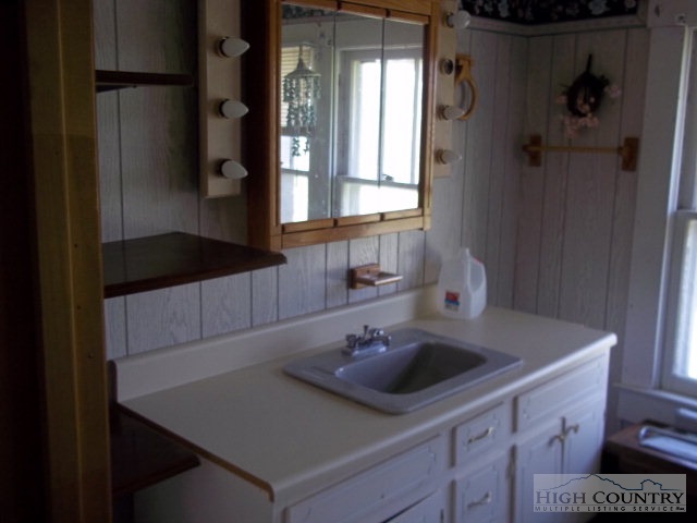 2729 Pine Swamp Road Sparta, NC 28675 - Photo 17 of 28 Gallery Image 17