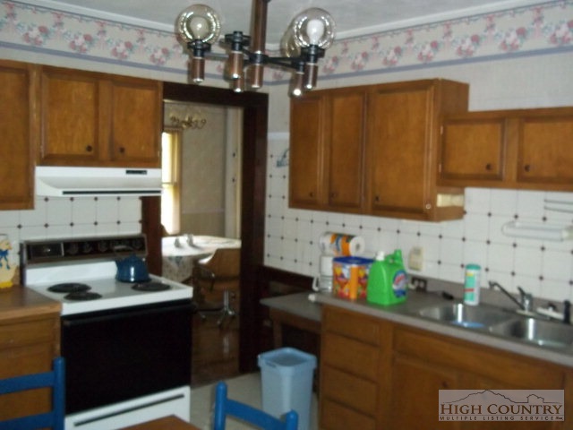 2729 Pine Swamp Road Sparta, NC 28675 - Photo 4 of 28 Gallery Image 4