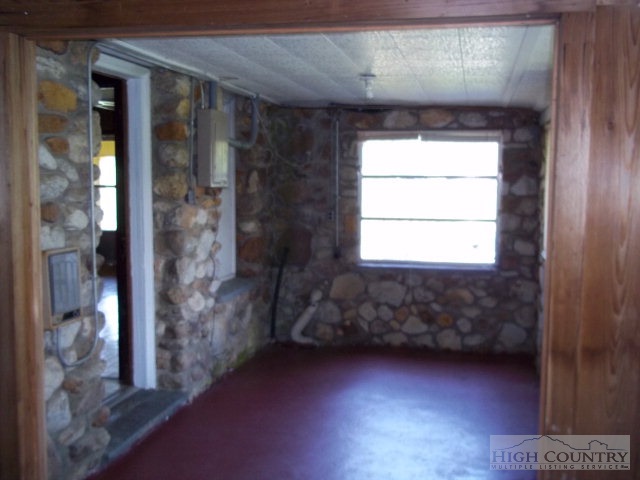 2729 Pine Swamp Road Sparta, NC 28675 - Photo 10 of 28 Gallery Image 10