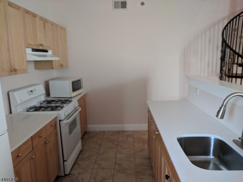 385 George Street, Unit 3A New Brunswick, NJ 08901 - Photo 7 of 24