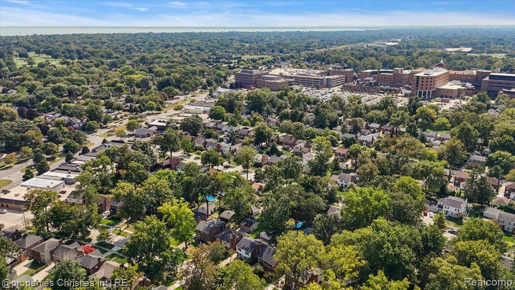 1683 Severn Road Grosse Pointe Woods, MI 48236 - Photo 44 of 47