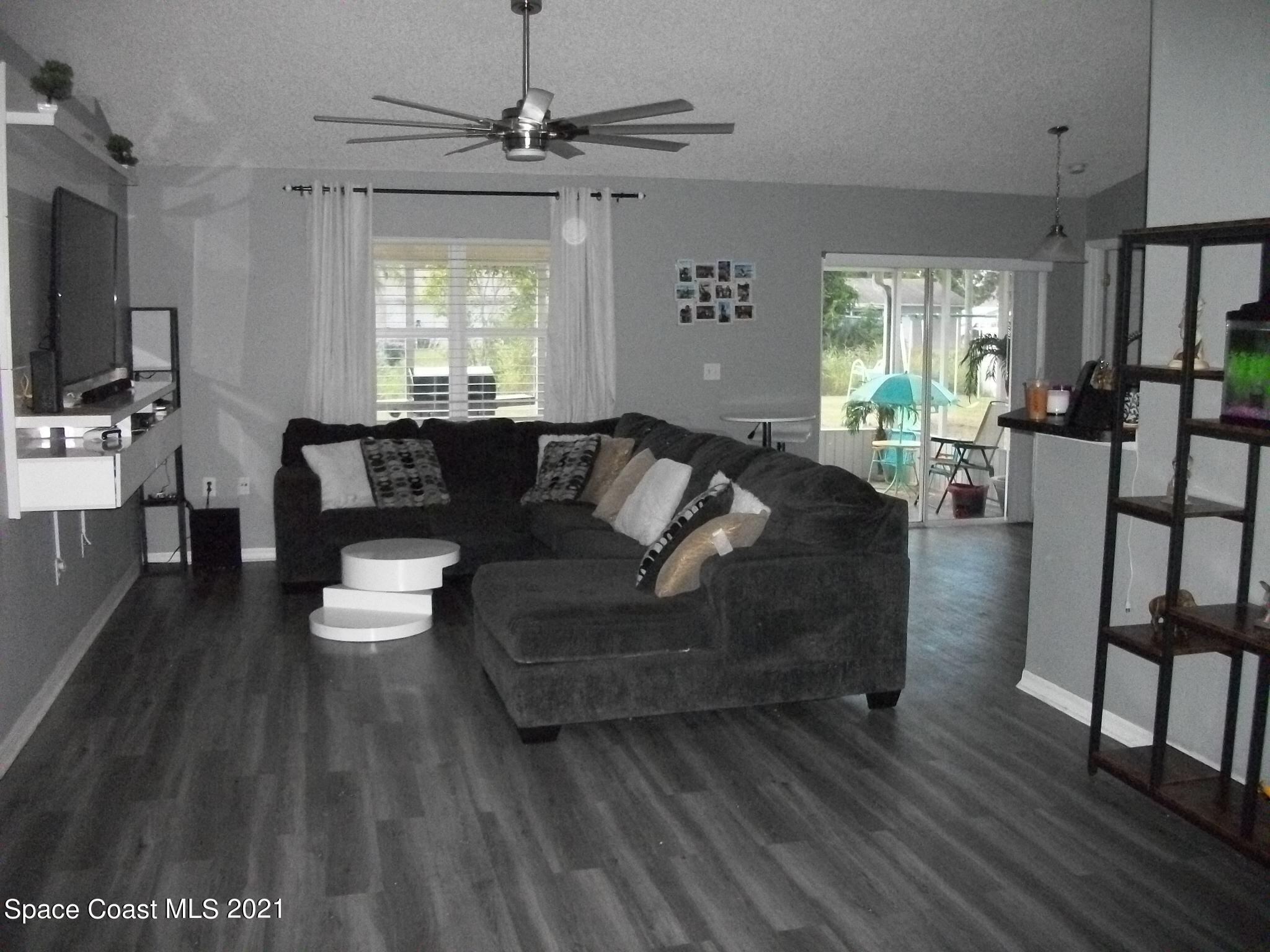 934 Castile Road Southeast Palm Bay, FL 32909 - Photo 2 of 19 100_5519