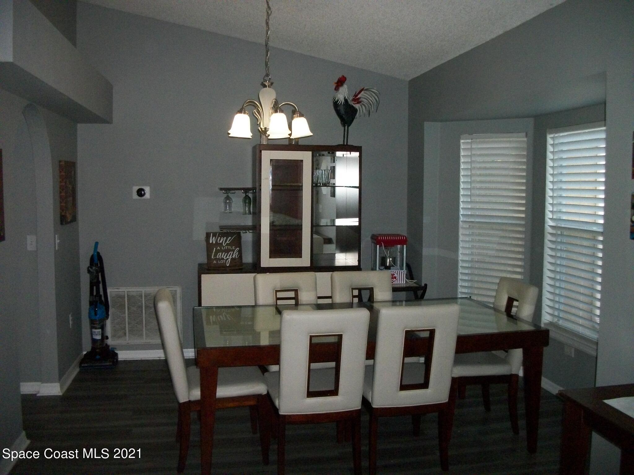 934 Castile Road Southeast Palm Bay, FL 32909 - Photo 7 of 19 100_5517