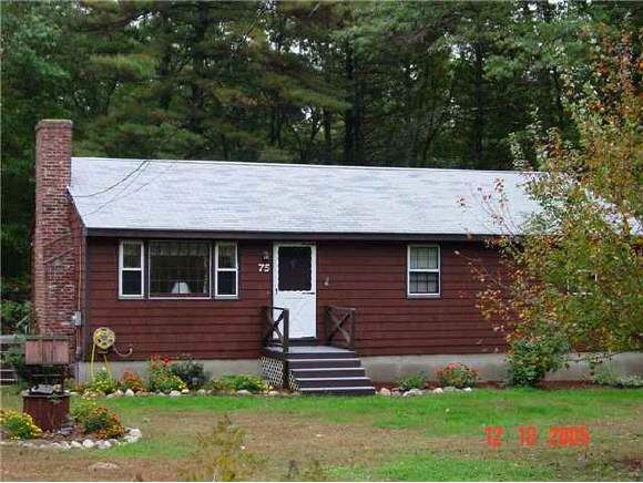 75 Kingston Road Plaistow, NH 03865 - Photo 1 of 5