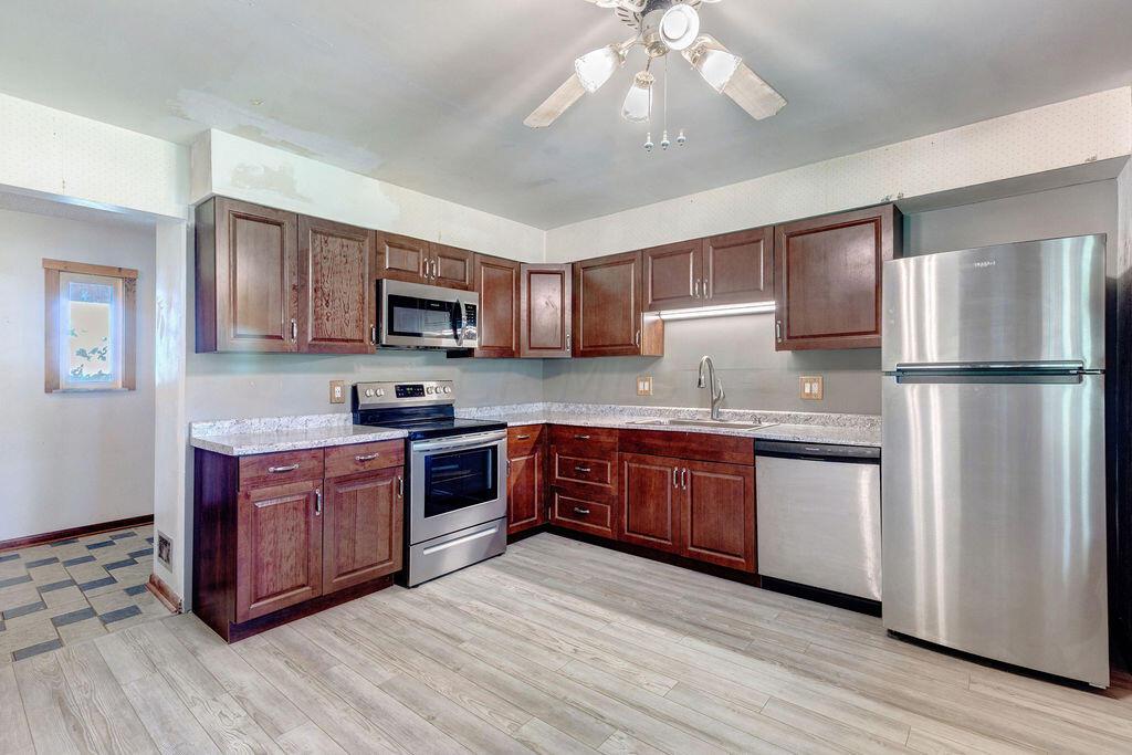 625 Alton Road Galloway, OH 43119 - Photo 3 of 30 Kitchen
