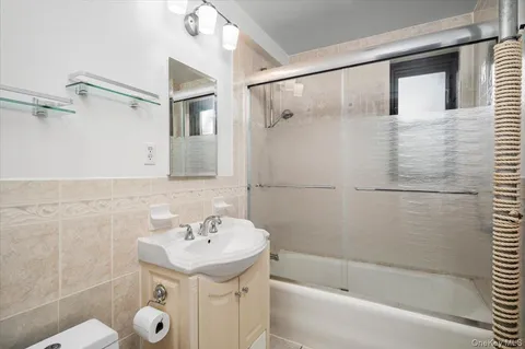 $285,000 | 412 Munro Avenue, Unit 2H, Mamaroneck, NY 10543