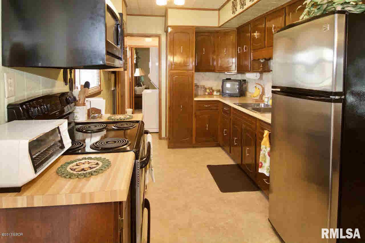 208 Red Row Marion, IL 62959 - Photo 8 of 26 Gallery Image 8