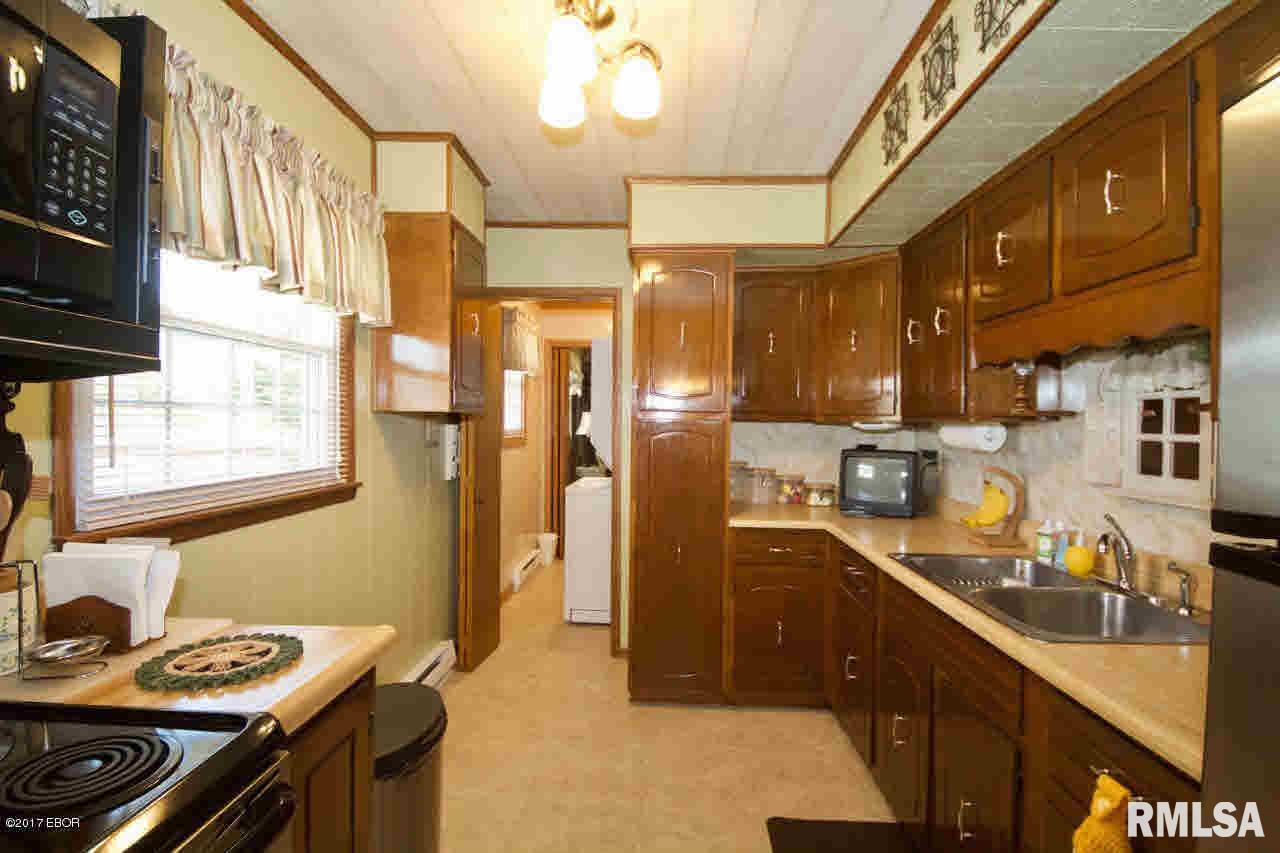 208 Red Row Marion, IL 62959 - Photo 9 of 26 Gallery Image 9