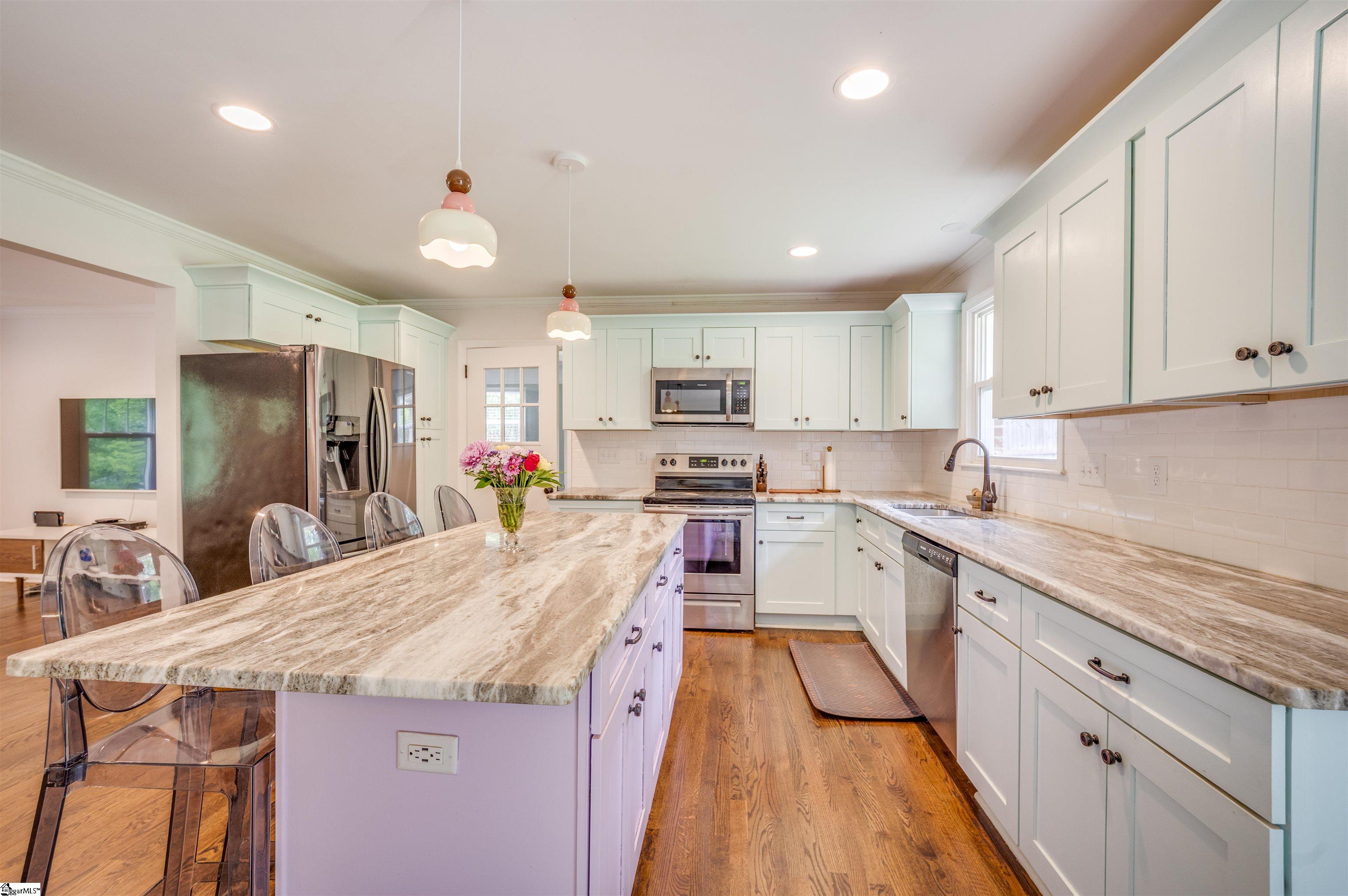 304 New Perry Road Greenville, SC 29617 - Photo 10 of 41 Gallery Image 10