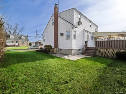 $700,000 | 158 Roosevelt Avenue, Freeport, NY 11520