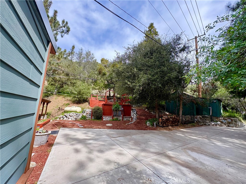 36750 Hilltop Road Yucaipa, CA 92399 - Photo 6 of 27 a view of a outdoor space