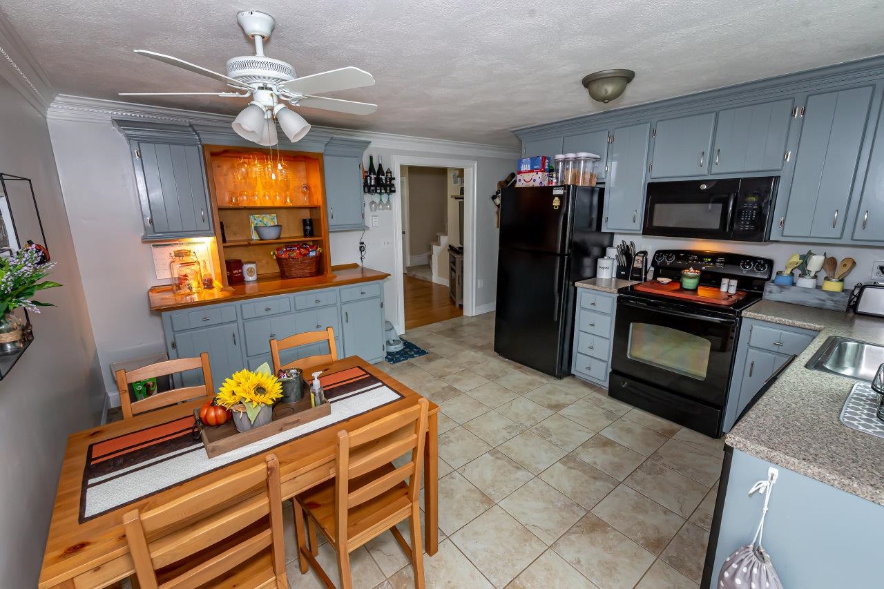 54 R Windham Road Derry, NH 03038 - Photo 7 of 40