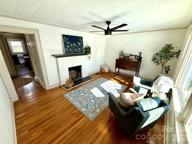 $295,000 | 531 21st Avenue Northwest, Hickory, NC 28601