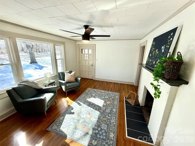 $295,000 | 531 21st Avenue Northwest, Hickory, NC 28601