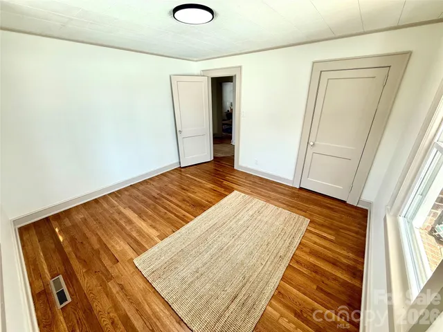 $295,000 | 531 21st Avenue Northwest, Hickory, NC 28601