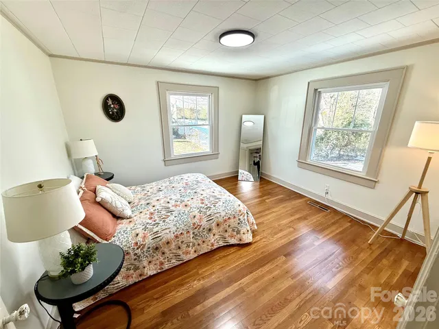 $295,000 | 531 21st Avenue Northwest, Hickory, NC 28601