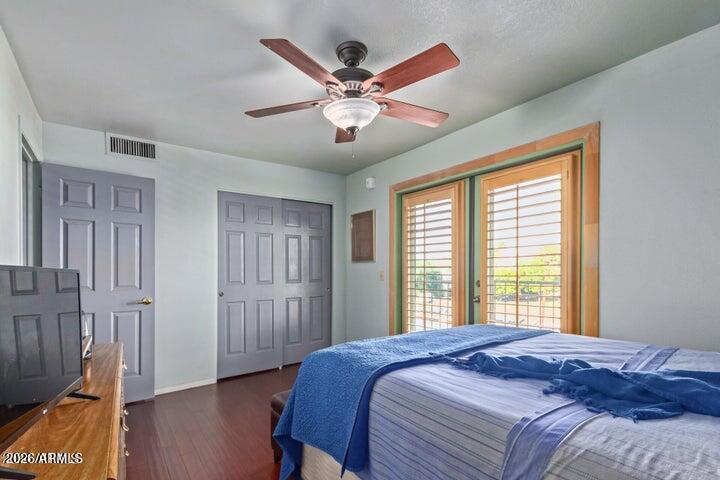 17 East Ruth Avenue, Unit 307 Phoenix, AZ 85020 - Photo 12 of 16 Bedroom 1
