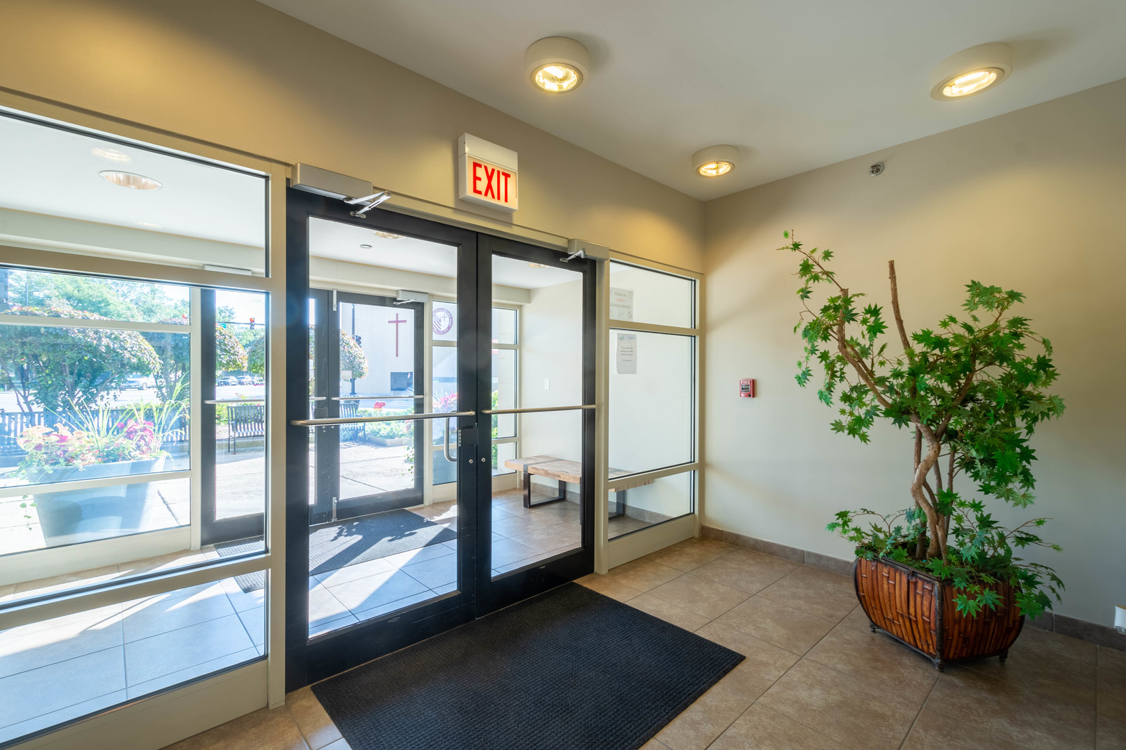 1075 West Roosevelt Road, Unit 201 Chicago, IL 60608 - Photo 18 of 21 a view of entryway with a potted plant