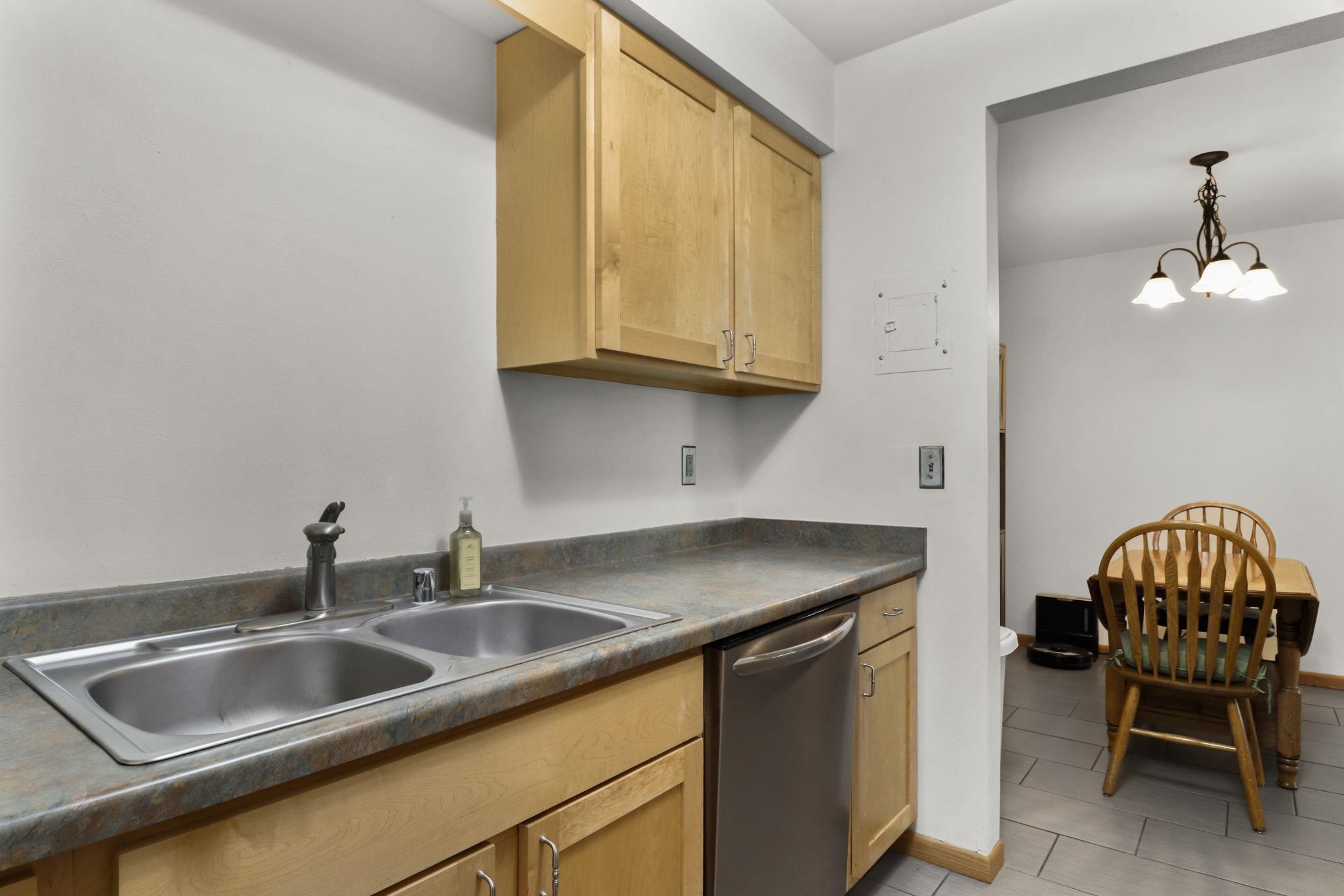 50 Whitcomb Circle, Unit 5 Madison, WI 53711 - Photo 12 of 35