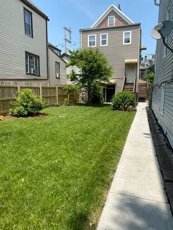 $1,250 | 1732 West 18th Place, Unit GR, Chicago, IL 60608