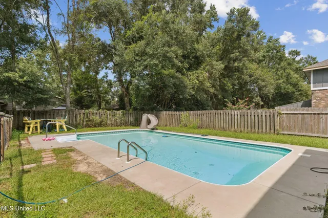 $215,000 | 1404 Grandview Street, Gautier, MS 39553