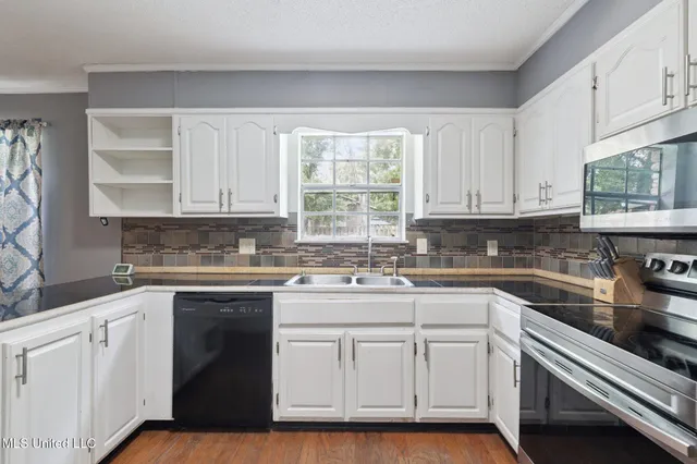 $215,000 | 1404 Grandview Street, Gautier, MS 39553