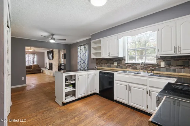 $215,000 | 1404 Grandview Street, Gautier, MS 39553