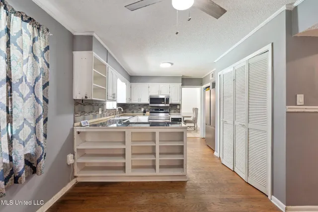 $215,000 | 1404 Grandview Street, Gautier, MS 39553