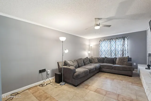 $215,000 | 1404 Grandview Street, Gautier, MS 39553