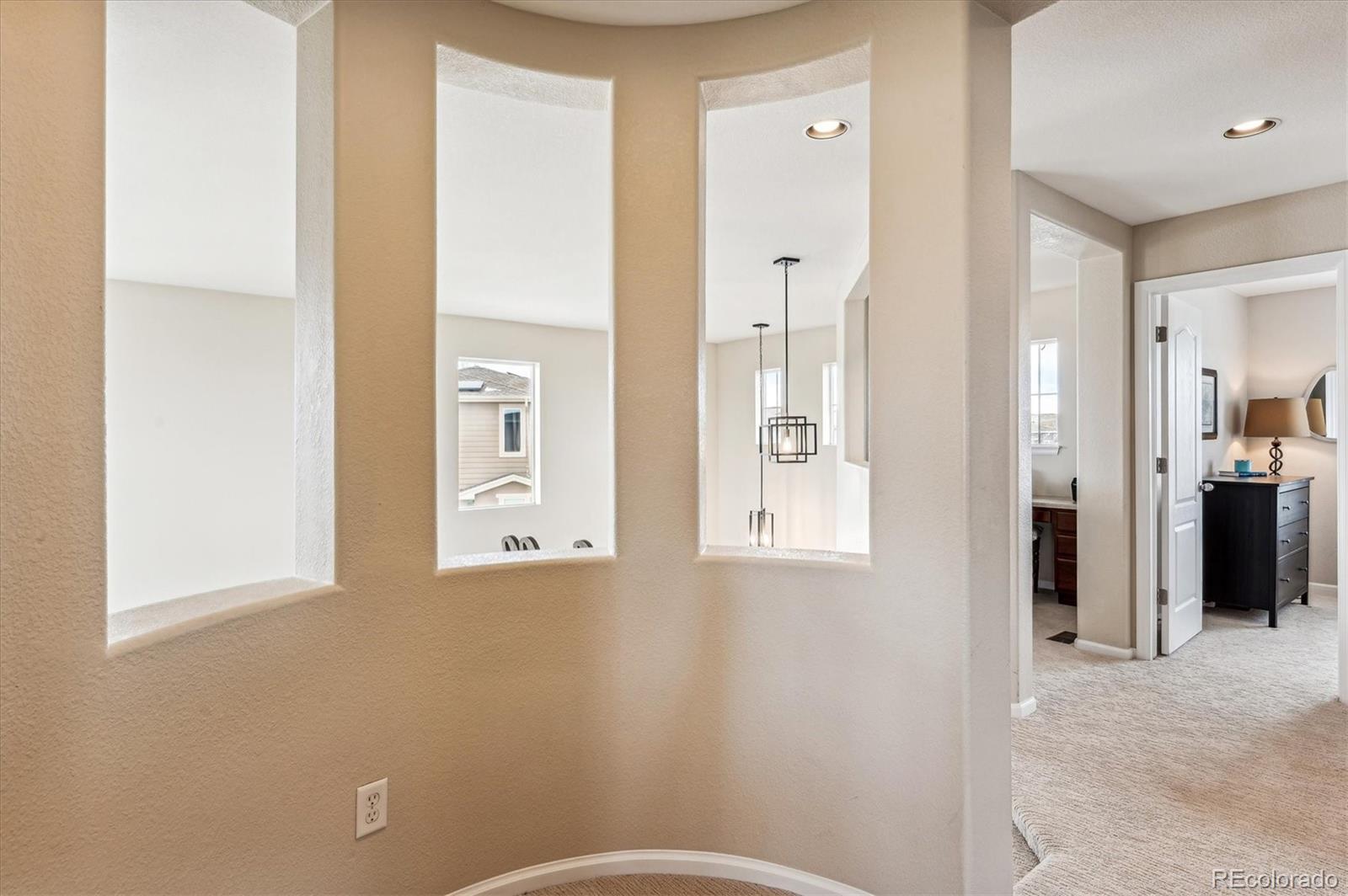 10904 Brooklawn Road Highlands Ranch, CO 80130 - Photo 29 of 50 a bathroom with a toilet