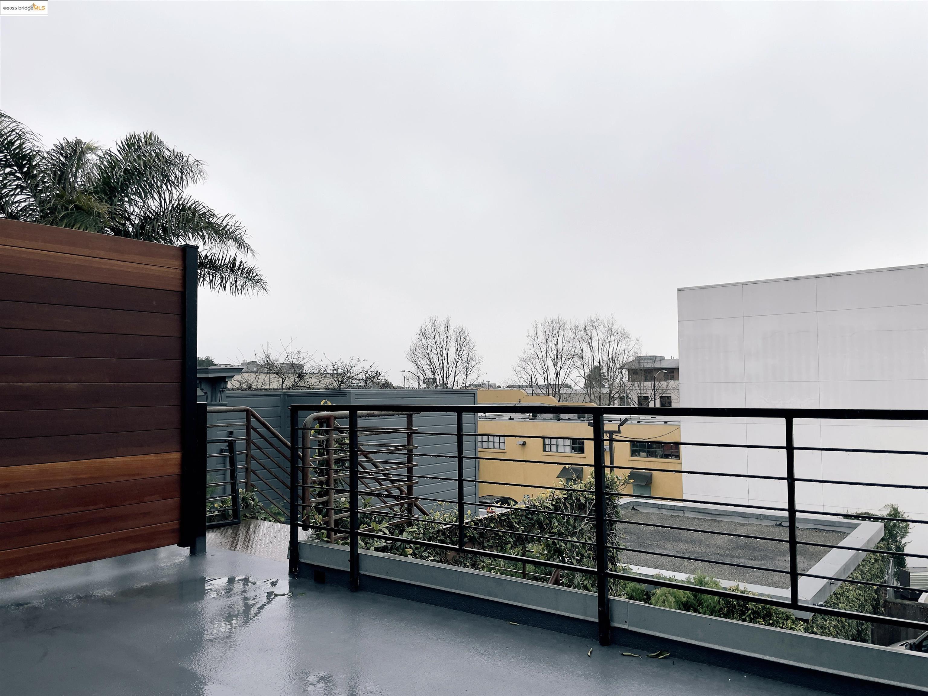 1818 Fifth Street Berkeley, CA 94710 - Photo 27 of 29 a view of a balcony with a bench