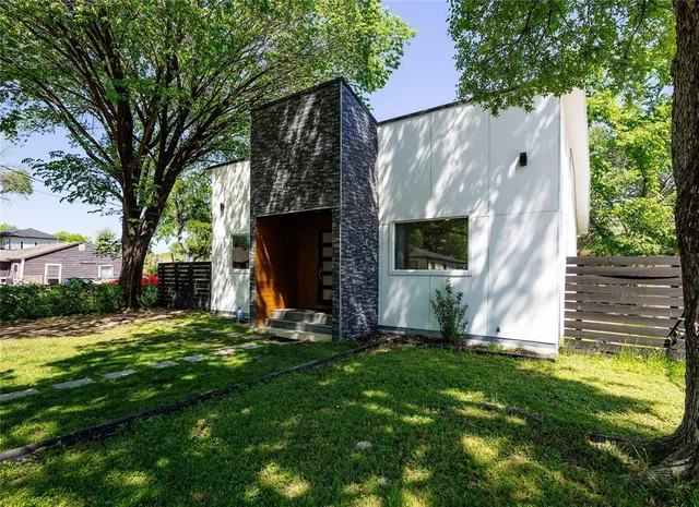 $284,000 | 1935 Nomas Street, Dallas, TX 75212