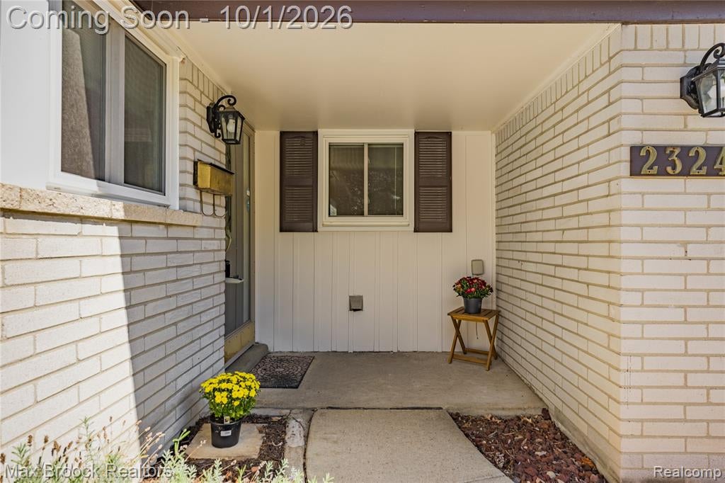 23244 Tuck Road Farmington Hills, MI 48336 - Photo 3 of 53 Gallery Image 3