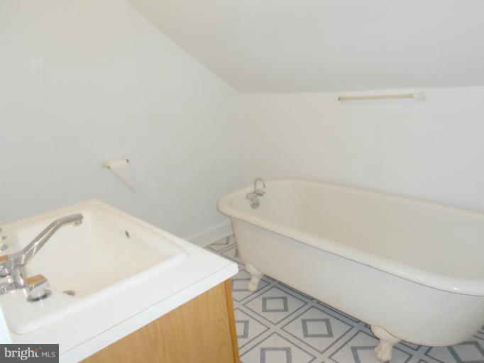 9916 Magledt Road Baltimore, MD 21234 - Photo 15 of 23 Bath
