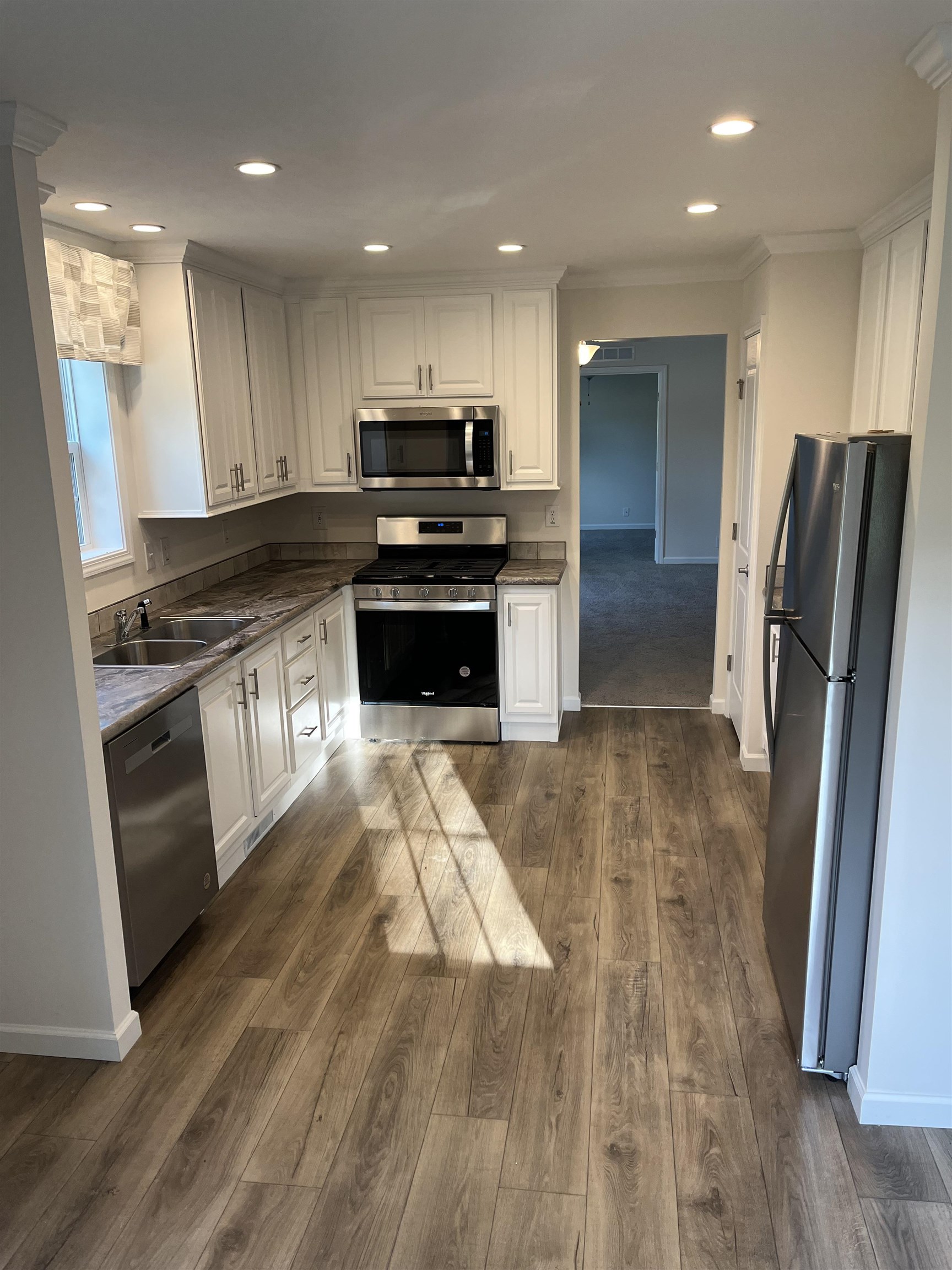 16 Mast Road Lee, NH 03861 - Photo 2 of 4