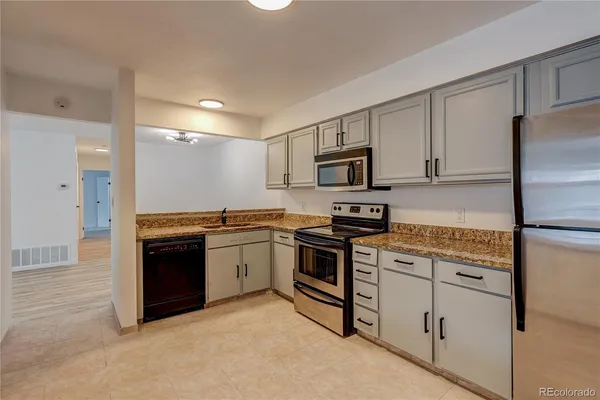 $264,800 | 2365 East Geddes Avenue, Unit B22, Littleton, CO 80122