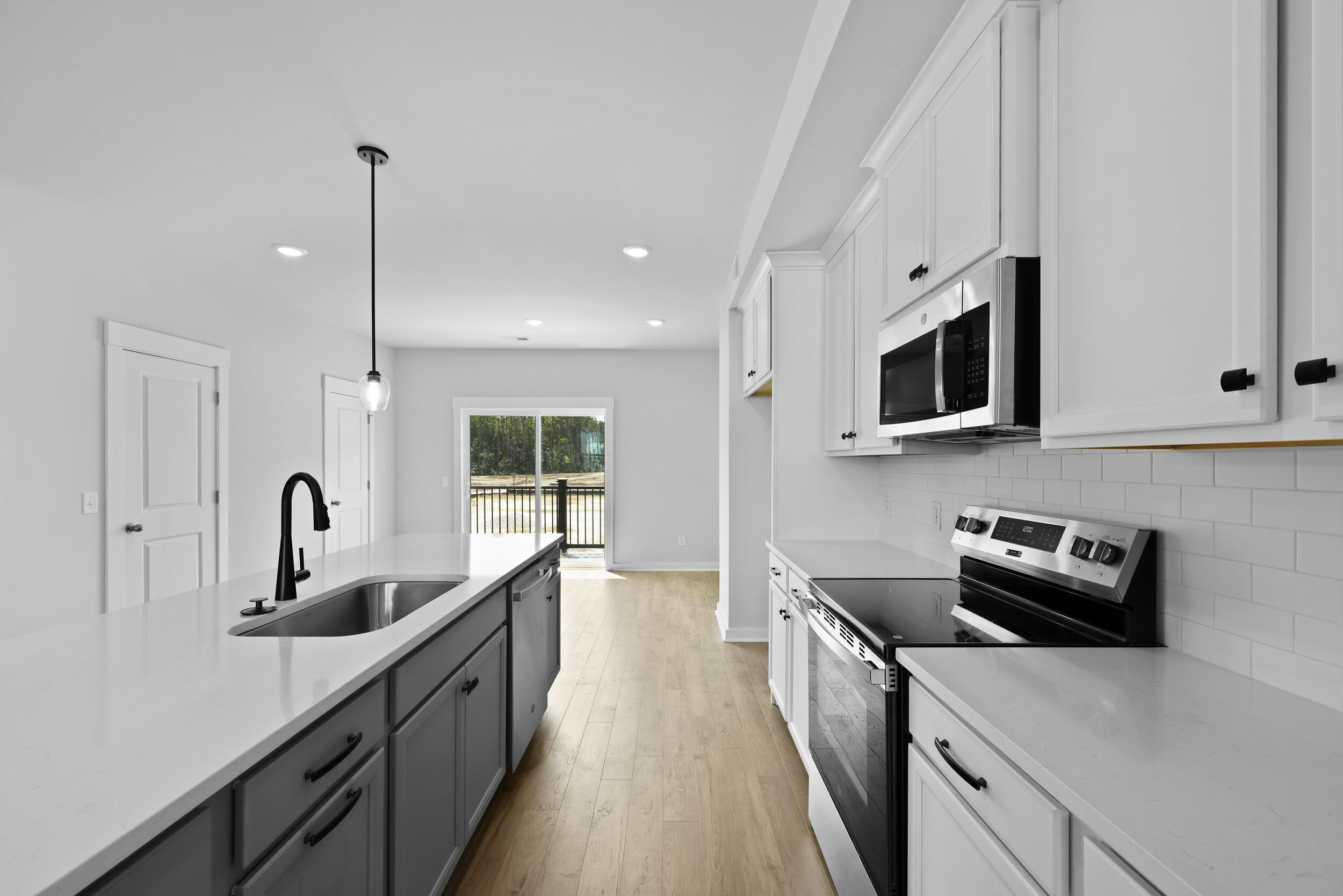 109 Royal Fern Road Summerville, SC 29486 - Photo 17 of 92 Kitchen