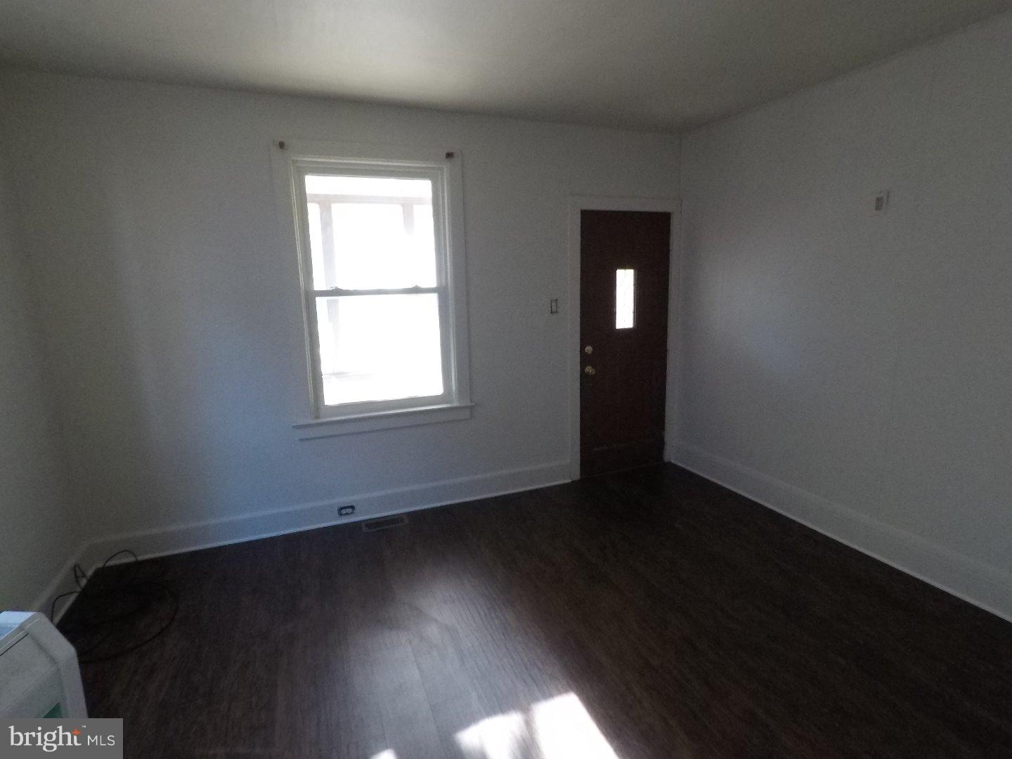 155 East Washington Street Riverside, NJ 08075 - Photo 5 of 11