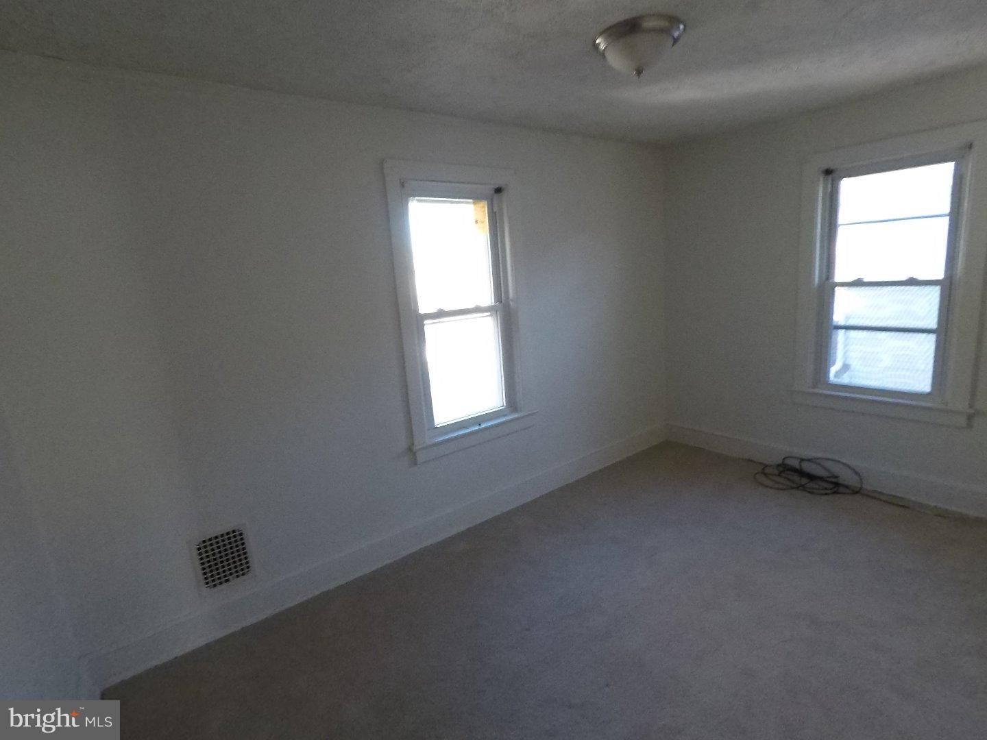 155 East Washington Street Riverside, NJ 08075 - Photo 7 of 11