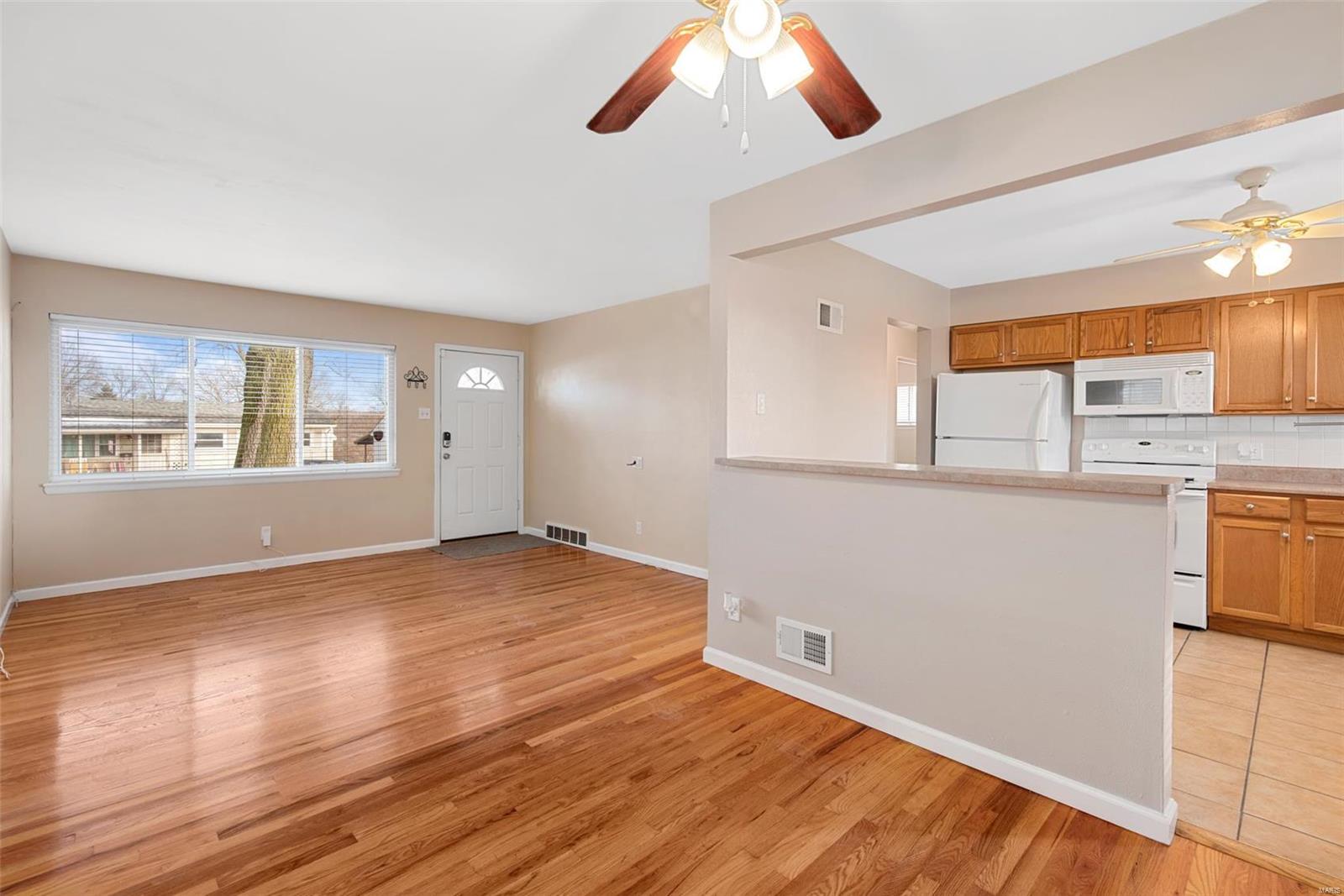 9718 Ridge Avenue St. Louis, MO 63114 - Photo 6 of 19 Gallery Image 6